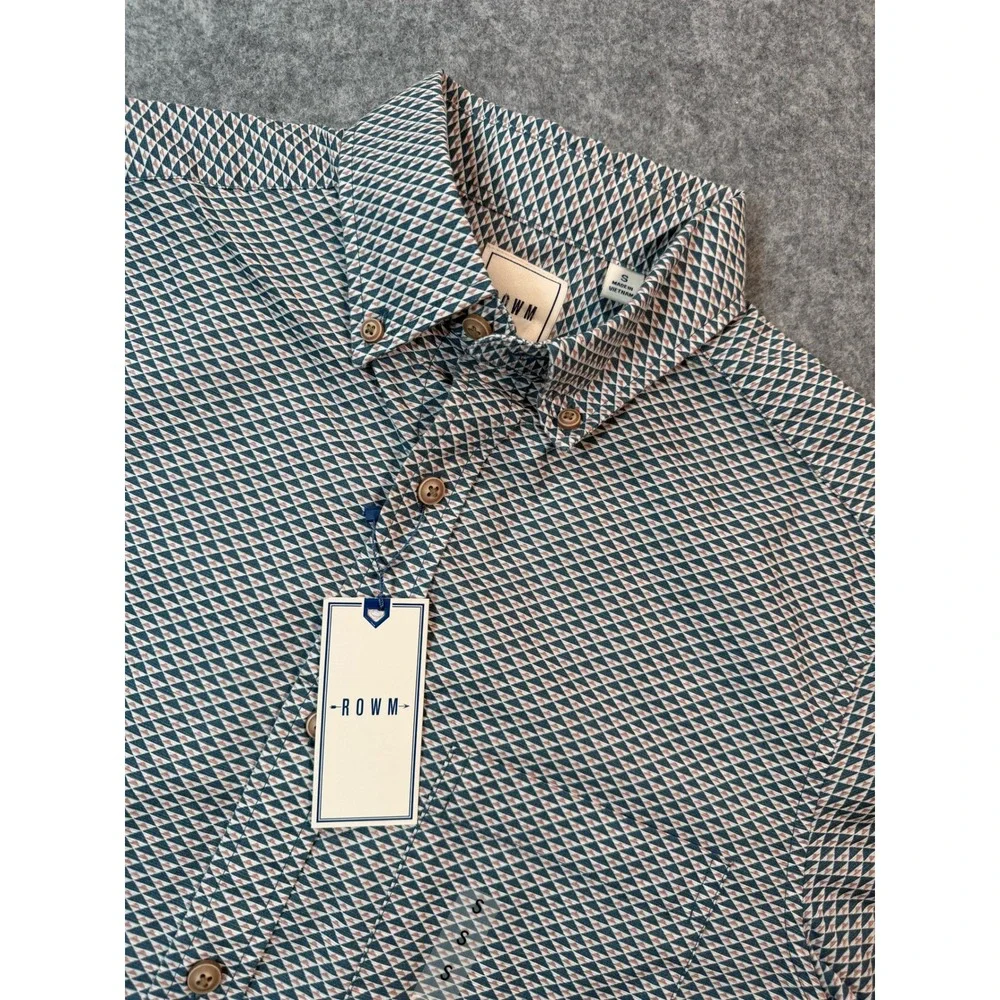 ROWM Mens Small Short Sleeve Button Down Shirt Geometric Triangle Print NWT Blue